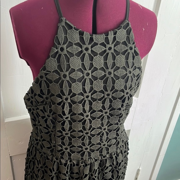 Green and Black A-line Halter Midi Dress - Picture 5 of 5